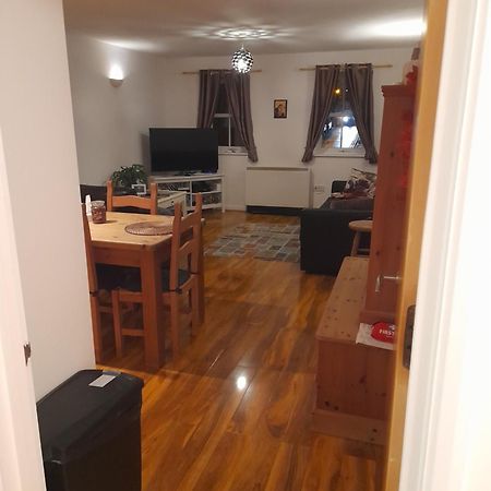 Glastonbury Town Center-Entire Apartment Exterior foto